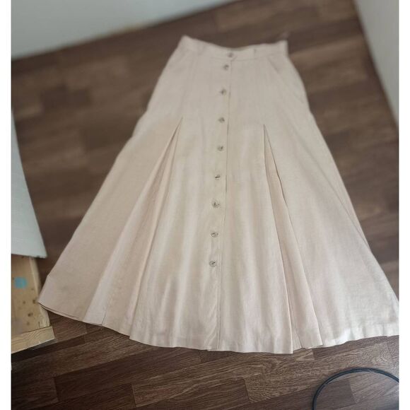 Liz Claiborne Dresses & Skirts - Vintage LIZ CLAIBORNE,tan, maxi skirt. Riding skirt, prairie skirt, gored , butt